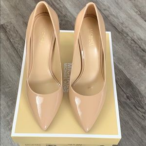 Michael kors pumps
